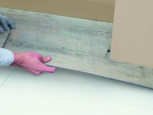 Pokládka vinylové podlahy: Od přípravy po finální úpravy