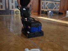 Hloubkové čištění podlahy v Obecním domě v Praze