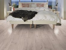 Laminátová nebo dřevěná podlaha – kterou si vybrat?